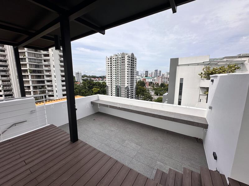 For Sale - Balmoral Crest