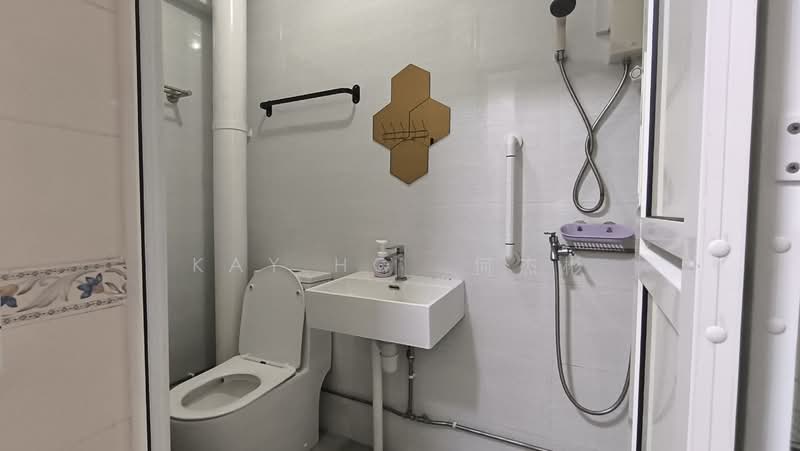 121 Pasir Ris Street 11, 121 Pasir Ris Street 11, Room Rental, 129 sqft, HDB Flat For Rent, by Kay HO 何杰彬, 25398140 - PropertyGuru.com.sg