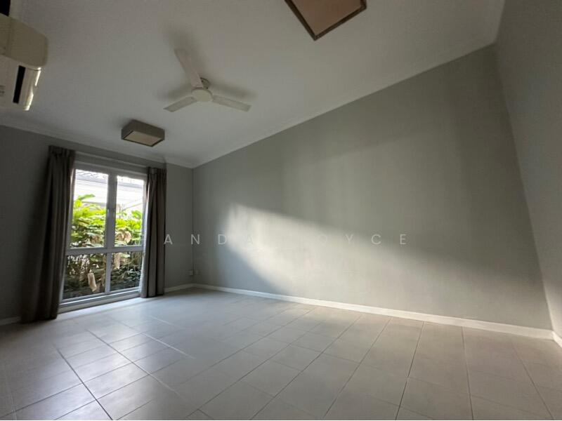 Ripley Crescent, Ripley Crescent, 5 Bedrooms, 3300 sqft, SemiDetached