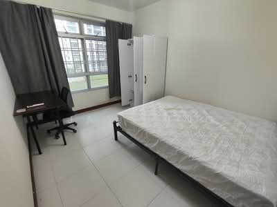 For Rent - (No Landlord) Queen Bed, Male Room @ Co-living Apartment