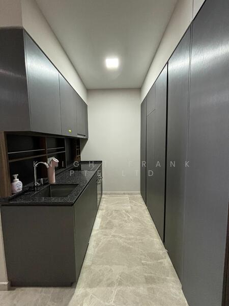 Space-Savvy Kitchen with Modern Essentials 