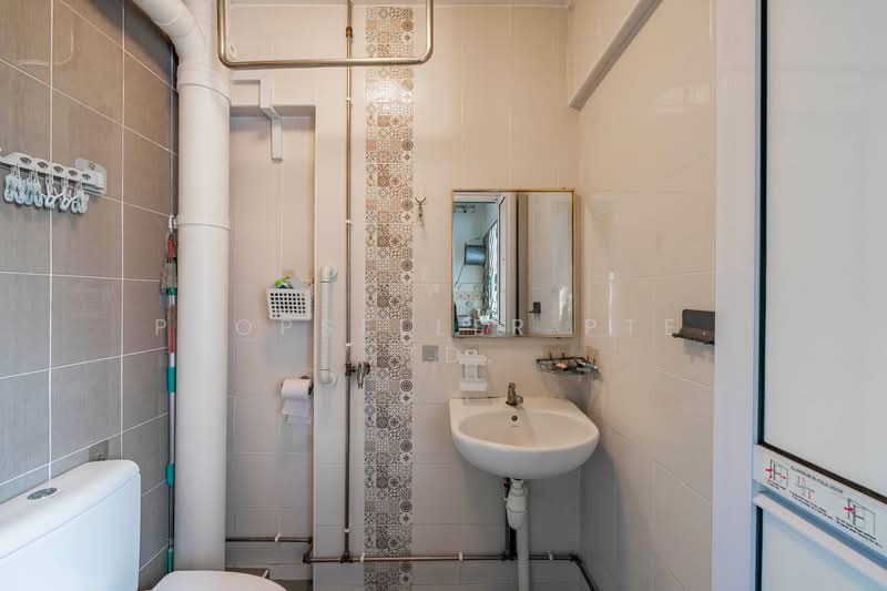 236 Lorong 1 Toa Payoh HDB Flat For Sale at S$ 980,000 | PropertyGuru Singapore