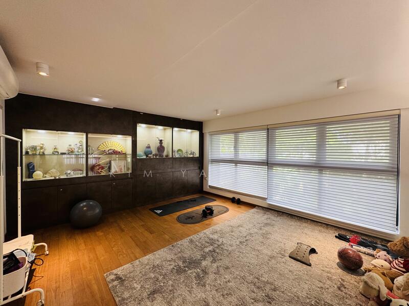 For Sale - Very New & Freehold Bungalow with Lift & Basement, 6 Bedrooms Ensuite, Kovan MRT &Heartland Mall