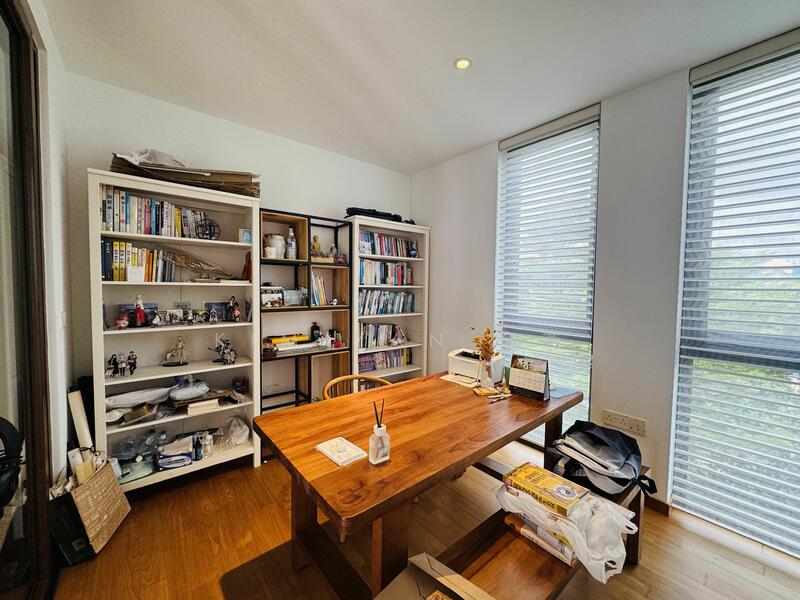 For Sale - Very New & Freehold Bungalow with Lift & Basement, 6 Bedrooms Ensuite, Kovan MRT &Heartland Mall