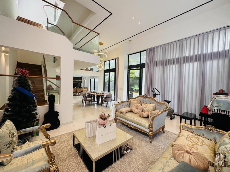 For Sale - Very New & Freehold Bungalow with Lift & Basement, 6 Bedrooms Ensuite, Kovan MRT &Heartland Mall