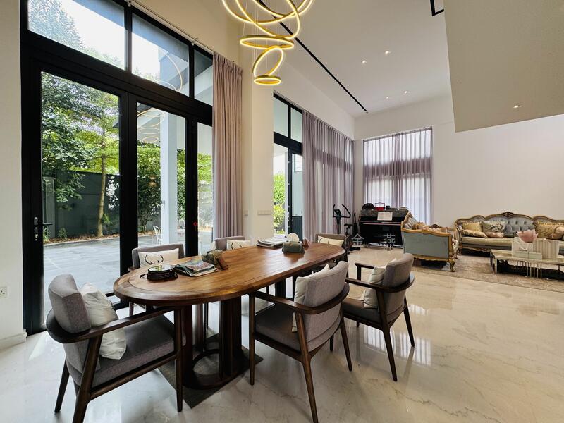 For Sale - Very New & Freehold Bungalow with Lift & Basement, 6 Bedrooms Ensuite, Kovan MRT &Heartland Mall