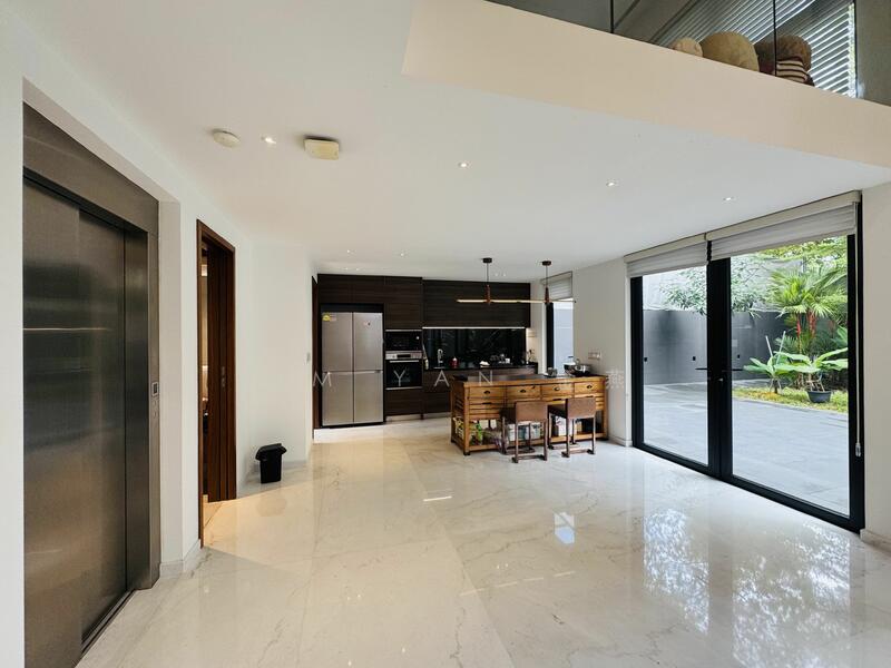 For Sale - Very New & Freehold Bungalow with Lift & Basement, 6 Bedrooms Ensuite, Kovan MRT &Heartland Mall