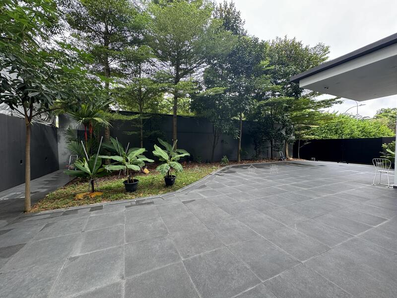 For Sale - Very New & Freehold Bungalow with Lift & Basement, 6 Bedrooms Ensuite, Kovan MRT &Heartland Mall