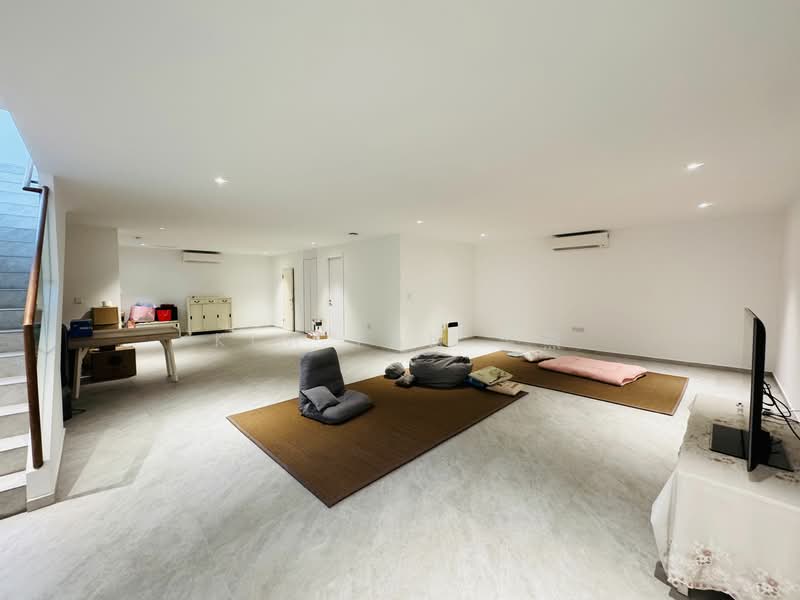 Very New & Freehold Bungalow with Lift & Basement, 6 Bedrooms Ensuite, Kovan MRT &Heartland Mall, walk to Kovan MRT - call 8130 3636 to view, 7 Bedrooms, 9,700 sqft, Bungalow House For Sale, by Kim Yan 金燕, 25401182 - PropertyGuru.com.sg