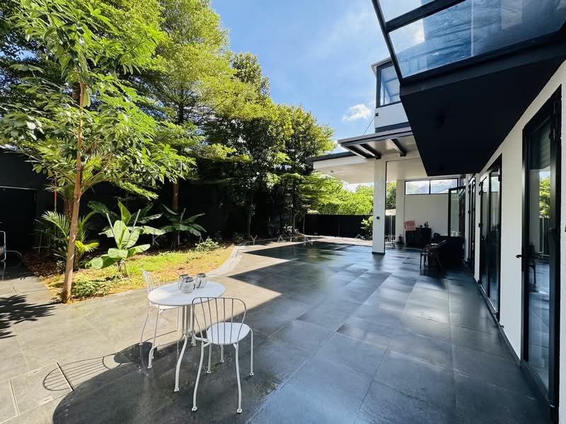 Very New & Freehold Bungalow with Lift & Basement, 6 Bedrooms Ensuite, Kovan MRT &Heartland Mall, walk to Kovan MRT - call 8130 3636 to view, 7 Bedrooms, 9,700 sqft, Bungalow House For Sale, by Kim Yan 金燕, 25401182 - PropertyGuru.com.sg