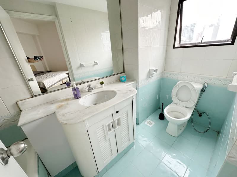 The Regalia, 2 River Valley Close, Room Rental, 100 sqft, Apartment For Rent, by Bespoke Habitat Pte Ltd, 25401366 - 12-06 MBR4 BATHROOM - PropertyGuru.com.sg