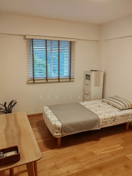 305 Clementi Avenue 4, 305 Clementi Avenue 4, 2 Bedrooms, 720 sqft, HDB Flat For Rent, by Ben Lau, 25402645 - Common Bedroom - PropertyGuru.com.sg