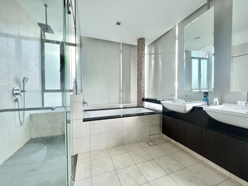 Master bedroom in Cluster Bunglow! Swimming pool. Near Kembangan MRT, Lorong Marzuki, Room Rental, 300 sqft, Cluster House For Rent, by Amanda Peh, 25406605 - PropertyGuru.com.sg
