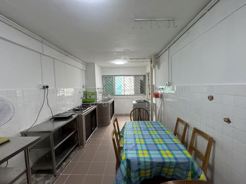 138 Bedok North Street 2, 138 Bedok North Street 2, 2 Bedrooms, 700 sqft, HDB Flat For Rent, by Roger Er, 25406850 - PropertyGuru.com.sg