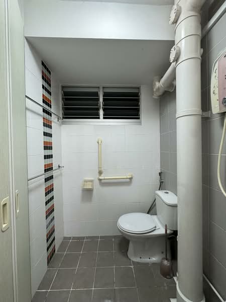 138 Bedok North Street 2, 138 Bedok North Street 2, 2 Bedrooms, 700 sqft, HDB Flat For Rent, by Roger Er, 25406850 - PropertyGuru.com.sg