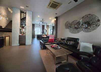 For Sale - ⭐️⭐️LANDED7772@GOOD COND TER WITH FULL BASEMENT, 1KM TO ST NIC, WALK TO NATURE RESERVE. ☎️83827772