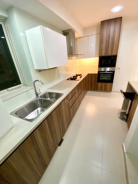 The Gardens at Bishan, 3 Sin Min Walk, 3 Bedrooms, 1,206 sqft, Condominium For Rent, by Malvin Chua, 25407728 - Kitchen with new oven and microwave. - PropertyGuru.com.sg