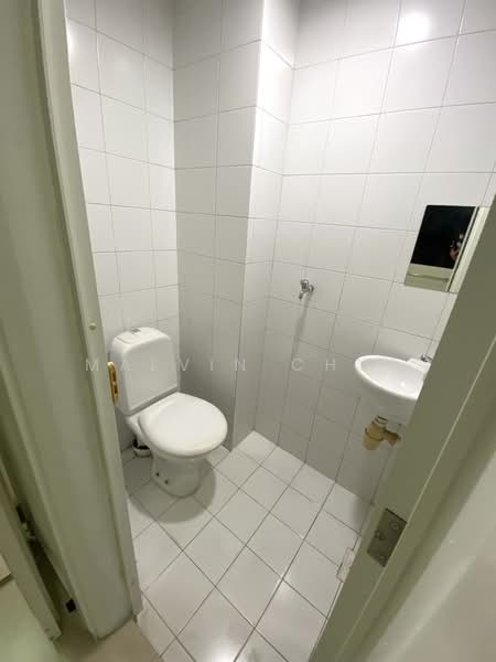 The Gardens at Bishan, 3 Sin Min Walk, 3 Bedrooms, 1,206 sqft, Condominium For Rent, by Malvin Chua, 25407728 - Bathroom in yard - PropertyGuru.com.sg