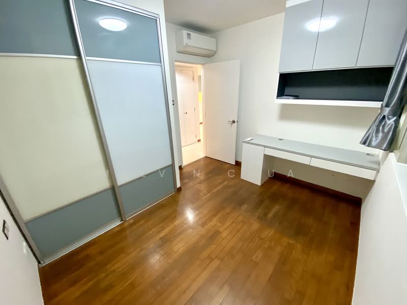 The Gardens at Bishan, 3 Sin Min Walk, 3 Bedrooms, 1,206 sqft, Condominium For Rent, by Malvin Chua, 25407728 - Common Bedroom 2 with study desk and full height cabinet - PropertyGuru.com.sg