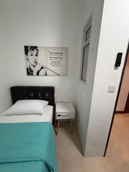 Burlington Square, 175 Bencoolen Street, Beach Road / Bugis / Rochor, Room Rental, 100 sqft, Apartment For Rent, by Gerald Ng, 25408136 - Bedroom - PropertyGuru.com.sg