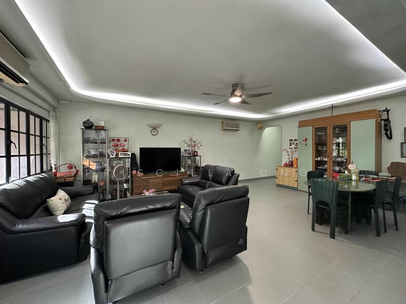 For Sale - Rare! MRT at Doorstep! Only 3 MRT stops to Vivocity!