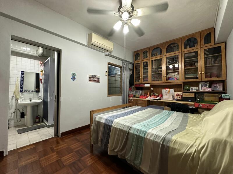 For Sale - Rare! MRT at Doorstep! Only 3 MRT stops to Vivocity!