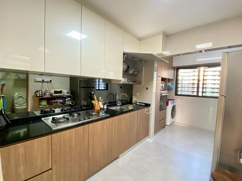 642 Yishun Street 61, 642 Yishun Street 61, 3 Bedrooms, 1,119 sqft, HDB Flat For Sale, by Conrad Tham, 25409294 - PropertyGuru.com.sg