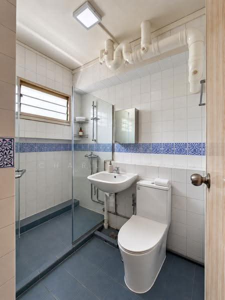 30A Holland Close, 30A Holland Close, Tanglin / Holland / Bukit Timah, 3 Bedrooms, 1,140 sqft, HDB Flat For Rent, by Charles Goy, 25409583 - Master Bathroom - PropertyGuru.com.sg