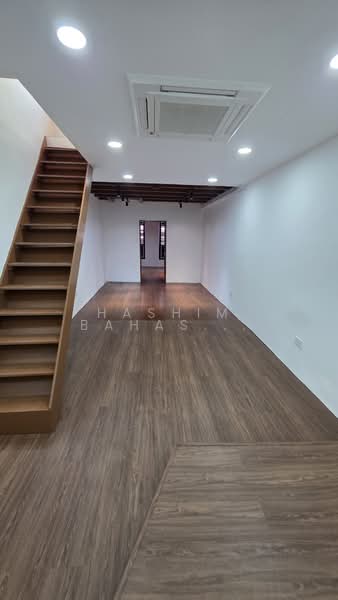 Kg Glam Arab Street, Arab Street, 1,600 sqft, Shop / Shophouse For Sale, by Hashim Bahashwan, 25410000 - CommercialGuru.com.sg