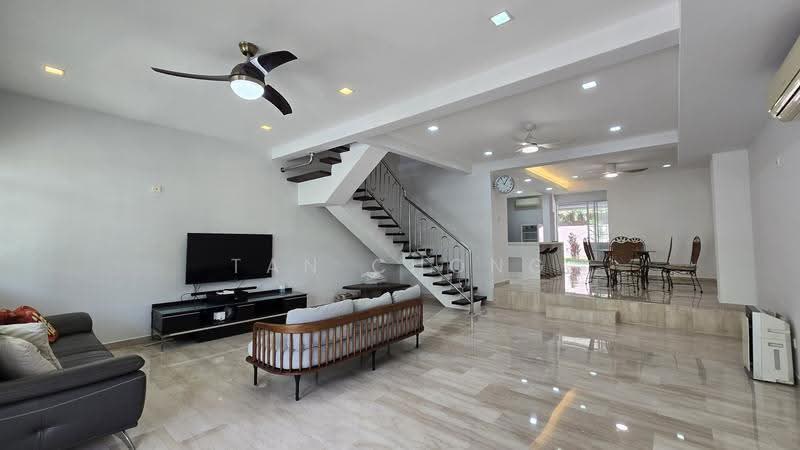 Landed house near Hougang MRT/ Mall, st xavier's lane, Hougang / Punggol / Sengkang, 3 Bedrooms, 2,500 sqft, Terraced House For Rent, by Tan Chong, 25410914 - PropertyGuru.com.sg