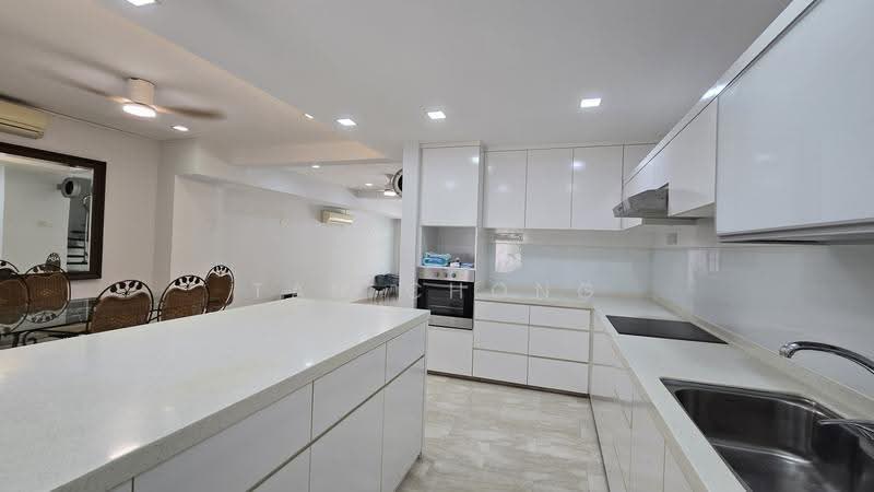 Landed house near Hougang MRT/ Mall, st xavier's lane, Hougang / Punggol / Sengkang, 3 Bedrooms, 2,500 sqft, Terraced House For Rent, by Tan Chong, 25410914 - PropertyGuru.com.sg