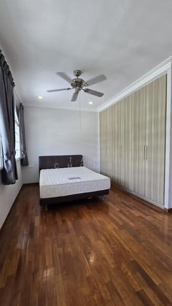 Landed house near Hougang MRT/ Mall, st xavier's lane, Hougang / Punggol / Sengkang, 3 Bedrooms, 2,500 sqft, Terraced House For Rent, by Tan Chong, 25410914 - PropertyGuru.com.sg