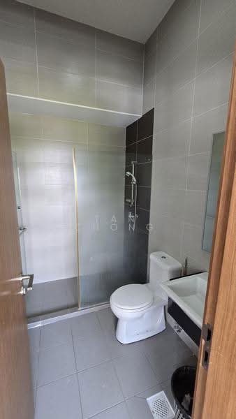 Landed house near Hougang MRT/ Mall, st xavier's lane, Hougang / Punggol / Sengkang, 3 Bedrooms, 2,500 sqft, Terraced House For Rent, by Tan Chong, 25410914 - PropertyGuru.com.sg