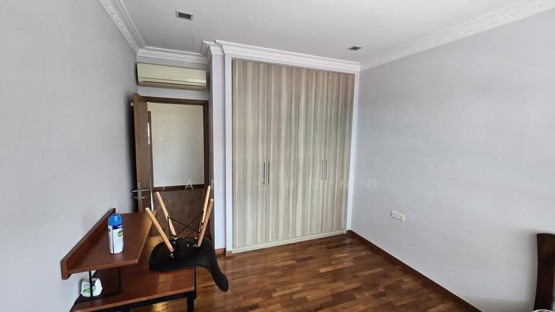 Landed house near Hougang MRT/ Mall, st xavier's lane, Hougang / Punggol / Sengkang, 3 Bedrooms, 2,500 sqft, Terraced House For Rent, by Tan Chong, 25410914 - PropertyGuru.com.sg