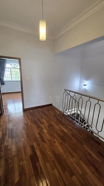 Landed house near Hougang MRT/ Mall, st xavier's lane, Hougang / Punggol / Sengkang, 3 Bedrooms, 2,500 sqft, Terraced House For Rent, by Tan Chong, 25410914 - PropertyGuru.com.sg