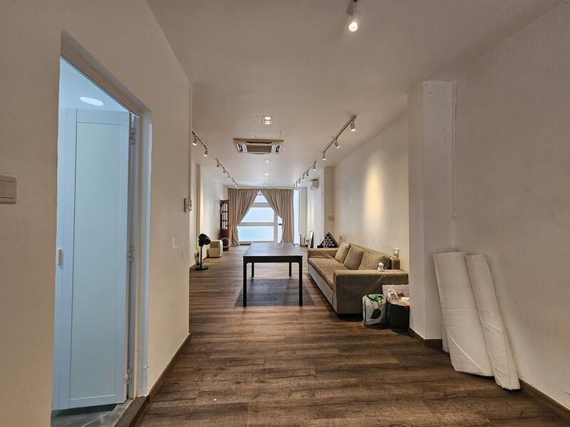 Shophouse /Tiong Bahru / Havelock/ River Valley / Chinatown, Tiong Bahru /Havelock / River Valley / Chinatown, 2,600 sqft, Shop / Shophouse For Sale, by Lloyd Lim, 25411216 - CommercialGuru.com.sg