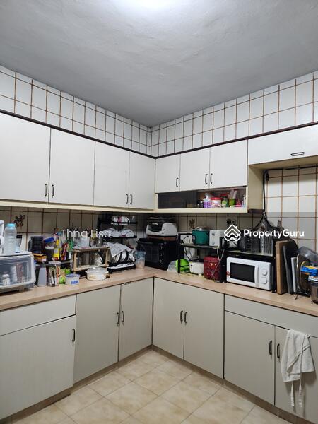 Spacious kitchen