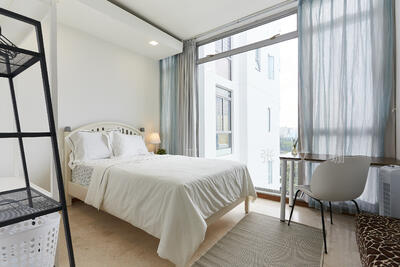 For Rent - The Lakeshore