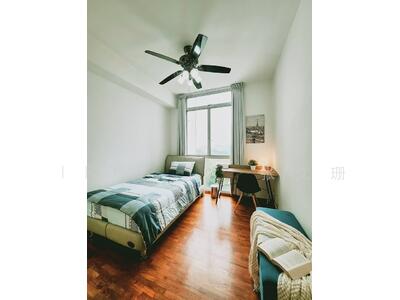 For Rent - The Lakeshore