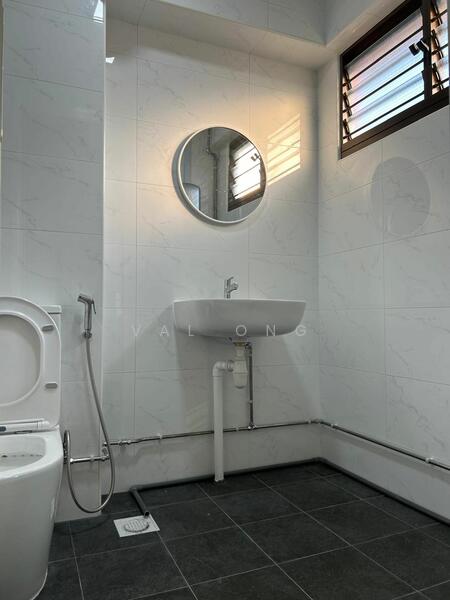 211 Bishan (Master): Toilet