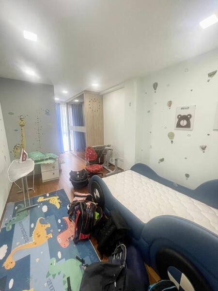 Renovated inter@ Li Hwan. Walk to mrt, schools, Li Hwan Close Tai Hwan Li Hwan Drive Golden hill, 5 Bedrooms, 2,800 sqft, Terraced House For Rent, by Dominic Chua, 25413211 - PropertyGuru.com.sg