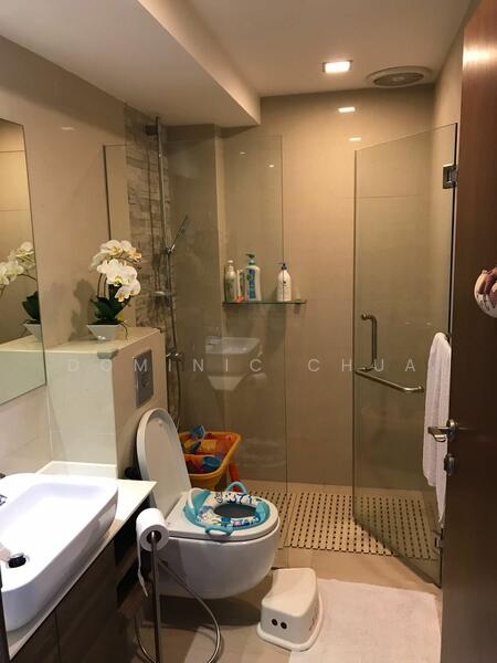 Renovated inter@ Li Hwan. Walk to mrt, schools, Li Hwan Close Tai Hwan Li Hwan Drive Golden hill, 5 Bedrooms, 2,800 sqft, Terraced House For Rent, by Dominic Chua, 25413211 - PropertyGuru.com.sg