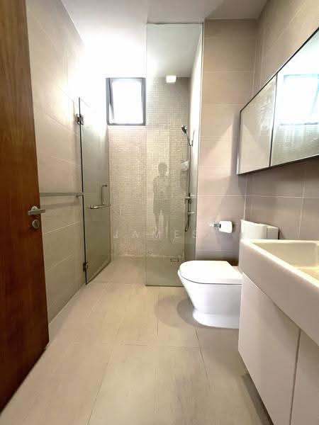 Katong Regency, 13 Tanjong Katong Road, East Coast / Marine Parade, 2 Bedrooms, 958 sqft, Condominium For Rent, by James Goh, 25414052 - Common Bathroom - PropertyGuru.com.sg