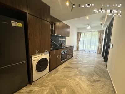 For Rent - The Commodore