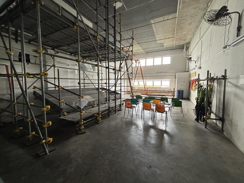 Pioneer Centre, 1 Soon Lee Street, 1,701 sqft, Factory / Workshop (B2) For Sale, by Benedict Ng, 25415982 - CommercialGuru.com.sg