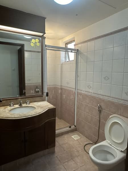 Regent Park, 26 Jalan Lempeng, Room Rental, 140 sqft, Condominium For Rent, by Philip Tan, 25416265 - Common Bathroom - PropertyGuru.com.sg