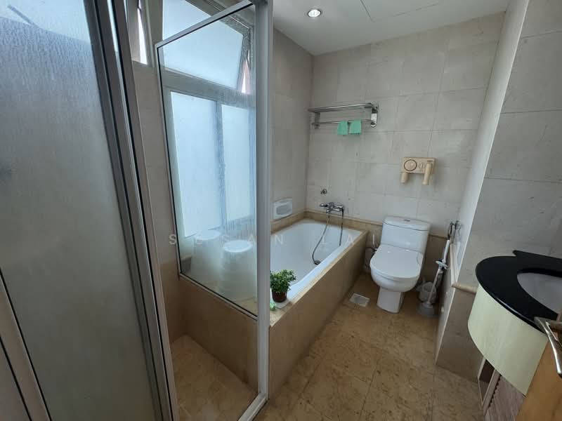 Queens, 10 Stirling Road, Room Rental, 180 sqft, Condominium For Rent, by Susan Lai, 25417311 - PropertyGuru.com.sg