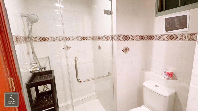 02-03 COMMON BATHROOM