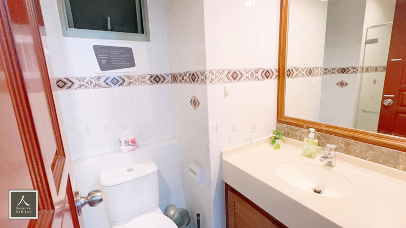 02-03 COMMON BATHROOM