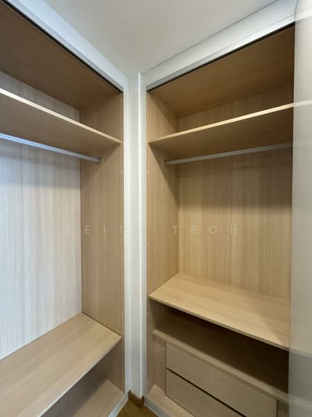 76 Shenton, 76 Shenton Way, 1 Bedroom, 624 sqft, Apartment For Rent, by Keith Teoh, 25418659 - Good Wardrobe Size - PropertyGuru.com.sg